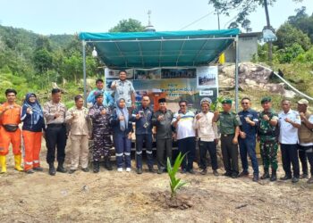 Tanam 500 Pohon Produktif, Wujud Nyata PT Timah Jaga Lingkungan dan Tingkatkan Ekonomi Masyarakat Karimun