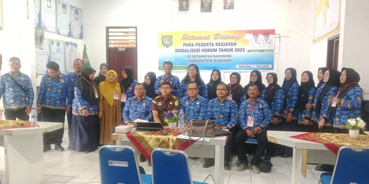 Kabag Hukum Pemkab Asahan dan Kejari Kisaran Sosialisasi Hukum Di Kecamatan Rahuning