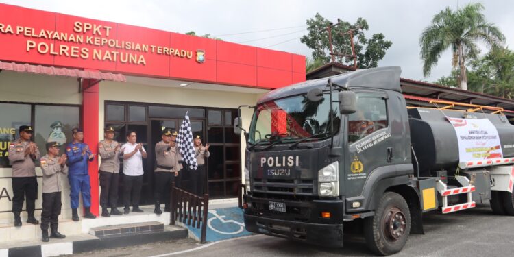 Polri Hadir Langsung, Jawab Krisis Air di Pedesaan Natuna
