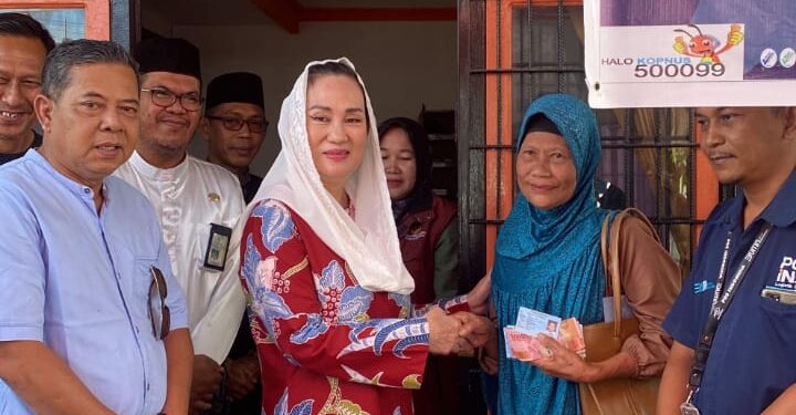 BST untuk Lansia: Wujud Nyata Kepedulian Pemerintah Natuna dalam Menghapus Kemiskinan Ekstrem