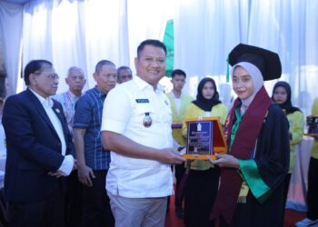 Wabup Asahan Hadiri Wisuda Sarjana dan Pascasarjana Universitas Asahan