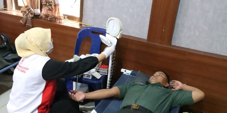 Hari Bhayagkara ke ke-79, Polres Aceh Singkil dan PMI Berhasil Kumpulkan 55 Kantong Darah
