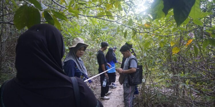PT Timah Dukung Kegiatan Mahasiswa Praktikum Ekosistem Pesisir di Pulau Kelapan, 
