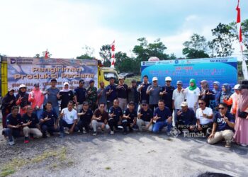 Program Hari-Cerdas Division Engineering & Operation Excellence PT Timah Gelar Gotong Royong dan Serahkan Bantuan