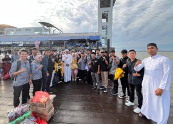 Lepas 80 Mahasiswa KKN Universitas Karimun Angkatan XV, Ini Pesan Nurdin Basirun