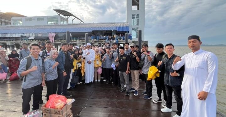 Lepas 80 Mahasiswa KKN Universitas Karimun Angkatan XV, Ini Pesan Nurdin Basirun