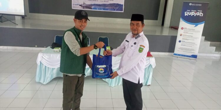 KRI Hasan Basri Bersama Ekspedisi Rupiah Berdaulat 2025 Hadir di Pulau Subi