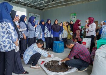 Ibu Rumah Tangga di Bangka Dapat Pelatihan Pembuatan Kompos