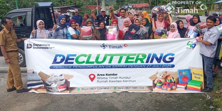 Peduli Masyarakat di Bulan Bakti, Karyawan PT Timah Salurkan Barang Layak Pakai