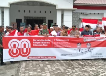 Camat Pulau Rakyat Bagi-Bagi Bendera Merah Putih, Ini Kata Bupati Asahan