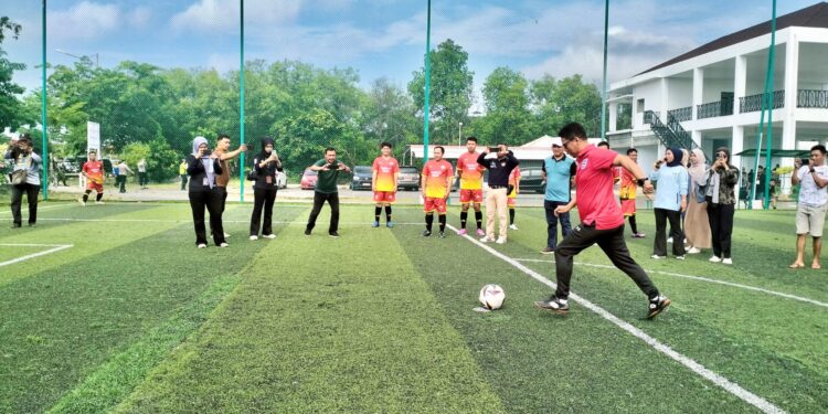 Bupati Karimun Iskandarsyah Buka Turnamen Mini Soccer Sahabat SOB CUP IV Tahun 2025