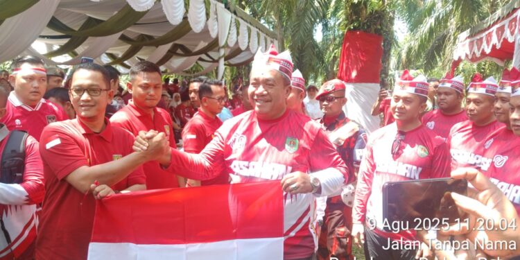 500 Bendera Merah Putih Berkibar di Air Terjun Simonang-Monang Sambut HUT ke-80 RI