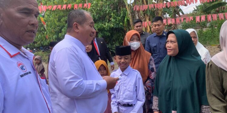 Di Tengah Padatnya Agenda 17 Agustus, Bupati Asahan Tetap Hadiri Bakti Sosial IWOI
