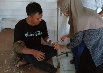 Usai Dibacok Rekan Kerja, Seorang Karyawan PT Delima Makmur Dilarikan ke RSUD