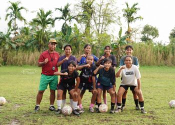 PT Timah Dorong Lahirnya Bibit Unggul Sepak Bola dari Desa Rias, Salurkan Bantuan untuk SSB Tunas Mandiri