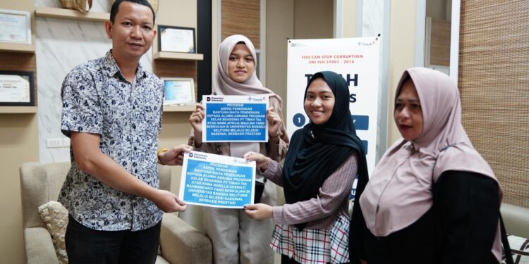 PT Timah Terus Hadirkan Akses Pendidikan, Dari Beasiswa Pemali Boarding School hingga Bangku Kuliah