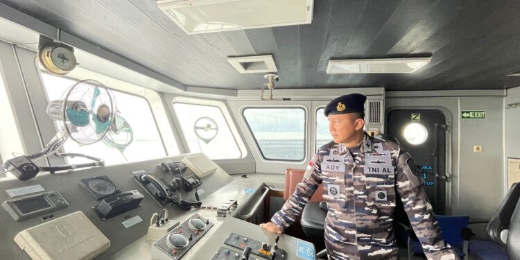 Danlanal Ranai Tinjau Kesiapan KAL di Dermaga Penagi, Tegaskan Komitmen Jaga Laut Natuna