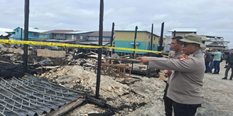 Kebakaran Hebat di Sedanau: Enam Bangunan Ludes, Kerugian Capai Rp3,5 Miliar