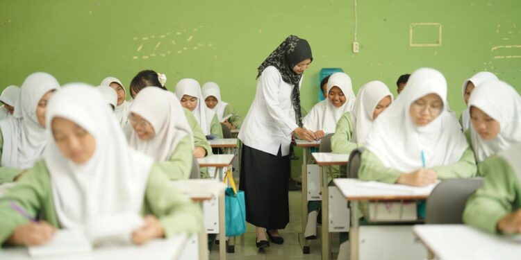 PT Timah Hadirkan Berbagai Program CSR untuk Masyarakat di Lingkar Tambang