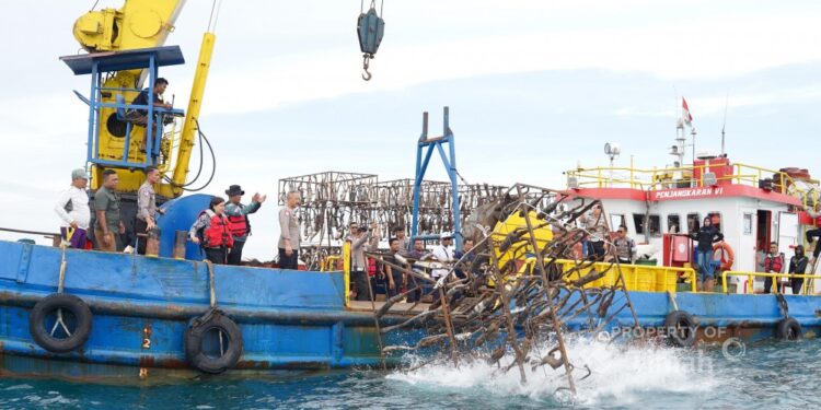 PT Timah dan Ditlantas Polda Babel Sulap Knalpot Ilegal Jadi Rumah Ikan yang Bermanfaat