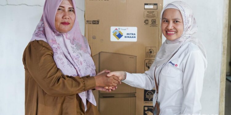 PT TIMAH Tbk Serahkan Kulkas Kepada Rusip Asri Jaga Kualitas Produksi