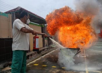 PT TIMAH Tbk Gelar Pelatihan Tanggap Bencana Bersama Pemdes Air Putih