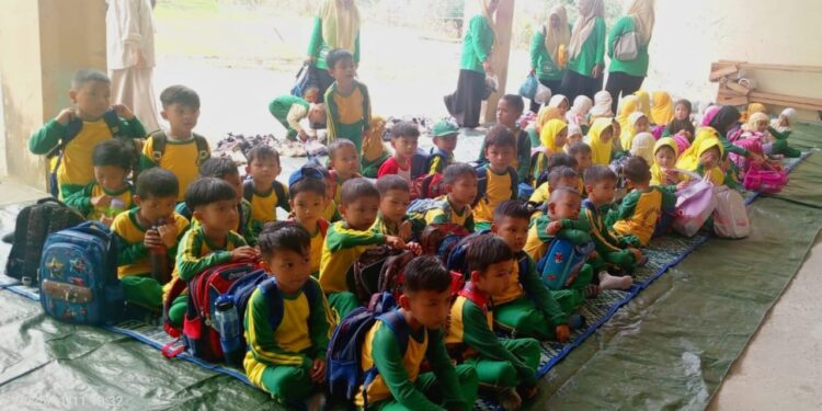 Pelajar TK Aisyiyah Bustanul Athfal Belajar Pencegahan dan Penyelamatan Kebakaran