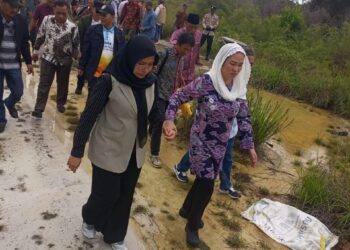Kunjungan Kerja ke Subi, Bupati Cen Sui Lan Gandeng BPJN Batam Tinjau Jalan Teluk Surga