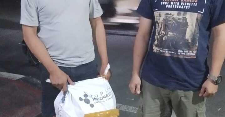 Masyarakat Mulai Salurkan Bantuan Baju Bekas Di Posko Tap-Teng Karimun