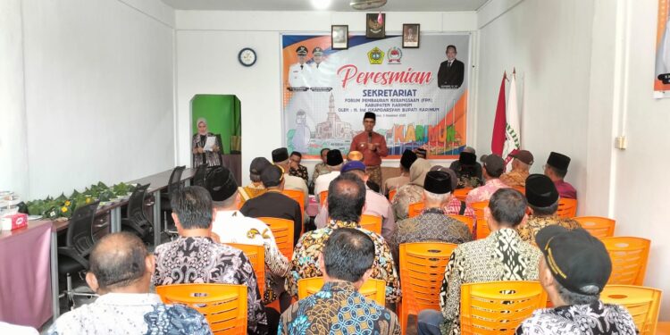 Bupati Iskandarsyah Resmikan Sekretariat FPK Karimun