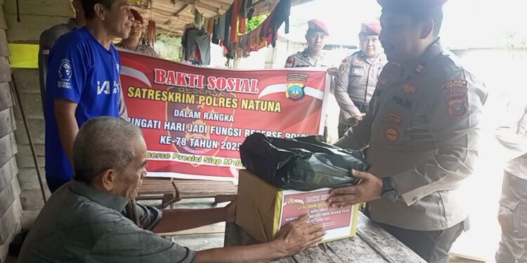 Satreskrim Polres Natuna Berbagi di Lorong Sempit Belakang SD 01, Sebuah Misi Kemanusiaan di Hari Jadi Fungsi Reserse Polri ke-78