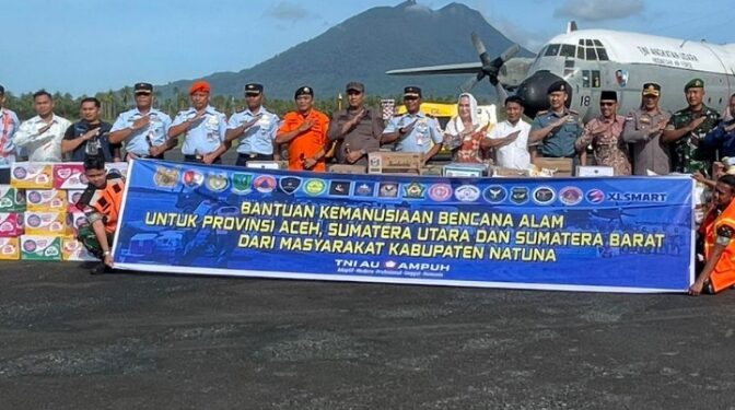 Lanud Raden Sadjad dan Bupati Natuna Lepas 5,8 Ton Bantuan Tahap Kedua untuk Aceh, Sumut, dan Sumbar