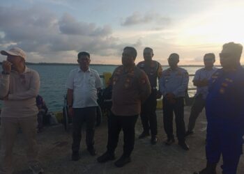 Jelang Nataru 2025, Kapolres Natuna Pantau Posko Terpadu dan Kedatangan Kapal Roro di Penagi