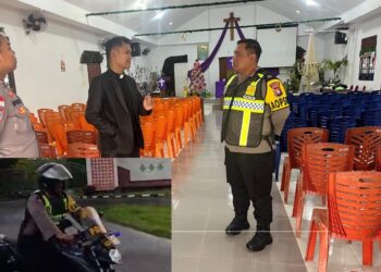 Kapolres Natuna Pantau Langsung Keamanan Ibadah, Datangi Gereja HKBP dengan Sepeda Motor Dinas