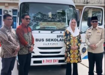 Perjuangan Bupati Cen Sui Lan Berbuah Hasil, Sekolah Rakyat Natuna Resmi Miliki Bus Sekolah