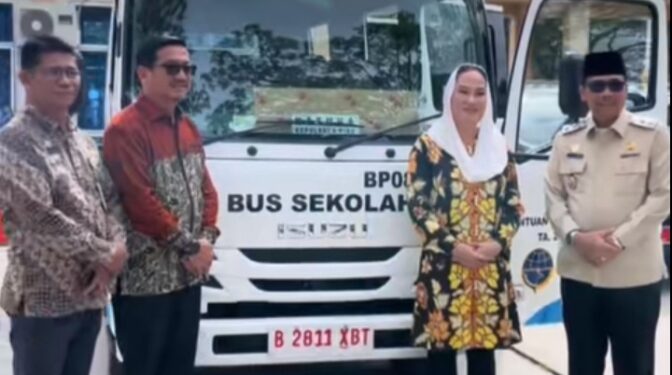 Perjuangan Bupati Cen Sui Lan Berbuah Hasil, Sekolah Rakyat Natuna Resmi Miliki Bus Sekolah