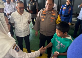 Tak Sekadar Pantau, Bupati dan Kapolres Natuna Sentuh Langsung Hati Penumpang Kapal Roro di Penagi