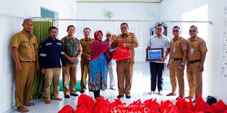 PT TIMAH Tbk Salurkan 10.366 Paket Sembako untuk Korban Bencana dan Masyarakat Rentan