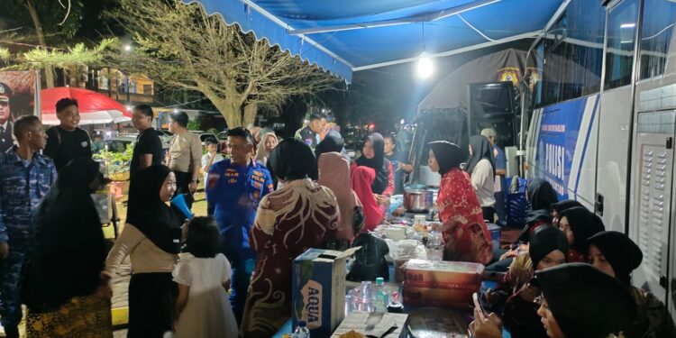 Antusias Masyarakat Nikmati Hidangan Gratis, Polres Natuna Borong UMKM Sambut Tahun Baru 2026