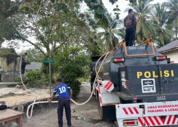 Menembus Jarak dan Krisis, Kapolres Natuna Hadirkan Air Bersih untuk Warga Bunguran Tengah