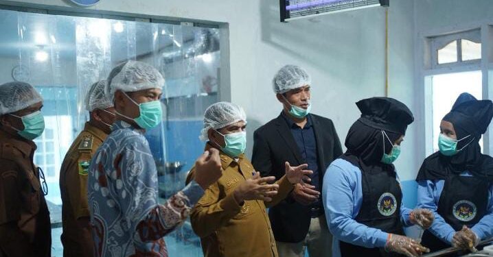 Wakil Bupati Solok Jadi Pembina Upacara dan Resmikan SPPG di Sariak Alahan Tigo