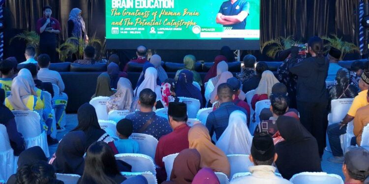 Ratusan Warga Serbu RSKI Galang, Seminar Otak Jadi Magnet
