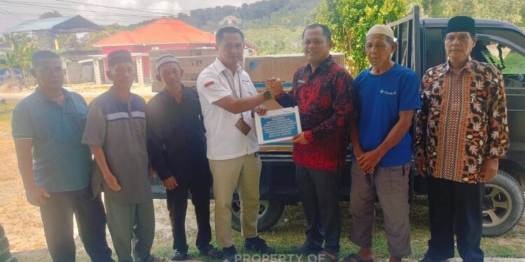 Tingkatkan Kenyamanan Masyarakat dalam Beribadah, PT TIMAH Tbk Serahkan Bantuan untuk Lima Musala di Desa Gemuruh