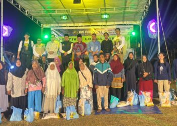 Kehangatan Malam Penutupan Turnamen KPDN Sungai Hulu: Raja Mustakim Berbagi Sembako dan Kebahagiaan dengan Warga