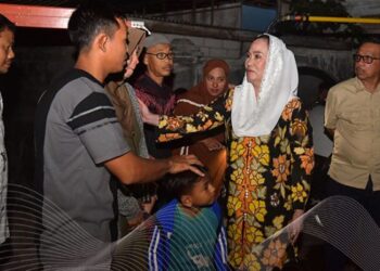 Di Tengah Abu dan Air Mata, Bupati Cen Sui Lan Hadir Menguatkan Korban Kebakaran Air Payang