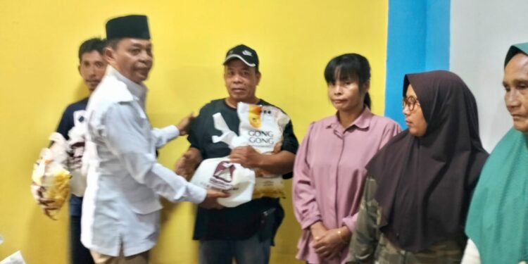 DPC Gerindra Karimun Gelar Baksos, Serahkan 1000 Paket Sembako untuk Masyarakat