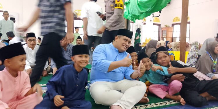 Humanis di Safari Ramadan! Kapolres Natuna Dekat dengan Anak-Anak di Masjid Ceruk, Wujud Polisi Sahabat Anak