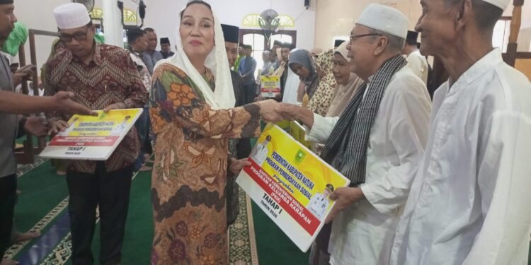 Safari Ramadan di Ceruk Disambut Meriah, Warga Antusias Sambut Kedatangan Bupati Natuna