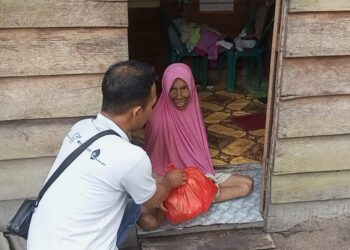 Insan Pers Natuna Berbagi di Ramadan, Bantuan Sembako Menyasar Warga Paling Membutuhkan