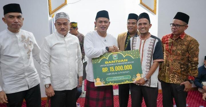 Tim Safari Ramadhan Bersama Bupati Solok Kunjungi Mushola Al Furqon Saniang Baka